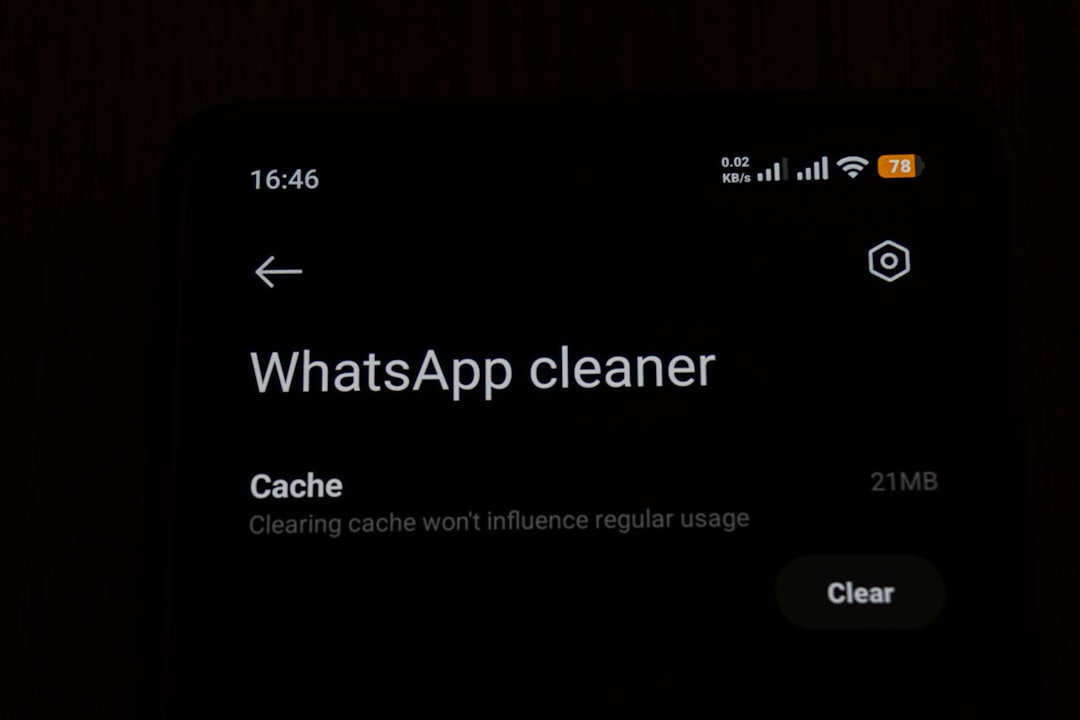 Whatsapp cleaner showing cache size and clear button