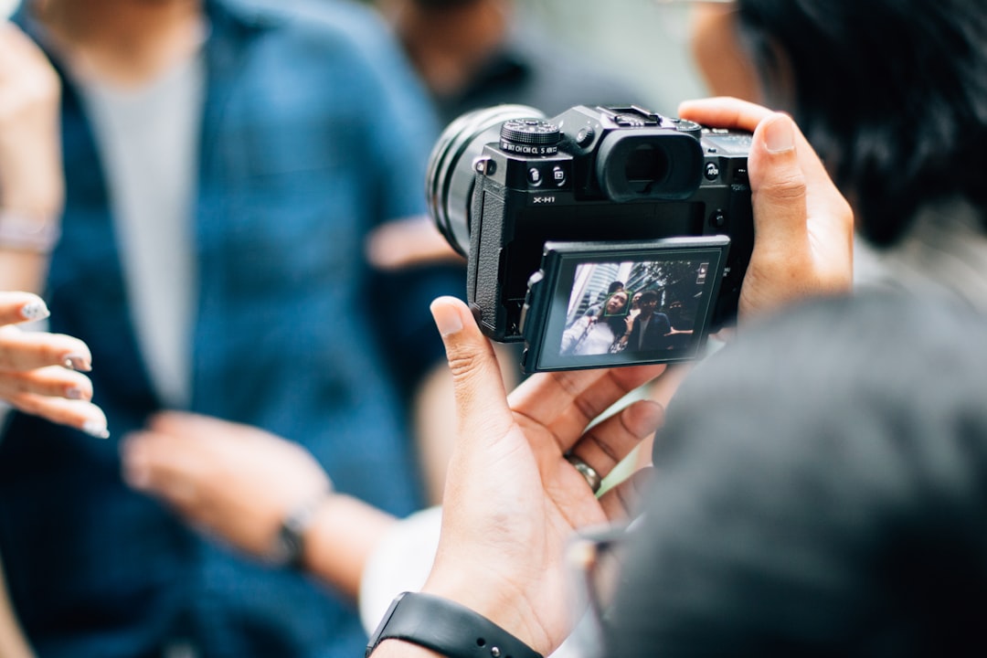 WhatsApp for Photographers: Bookings, Contracts, and Delivery — Automated — featured image