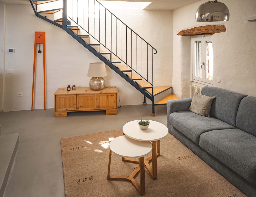 WhatsApp Automation for Short-Term Rentals: Guest Communication on Autopilot — featured image